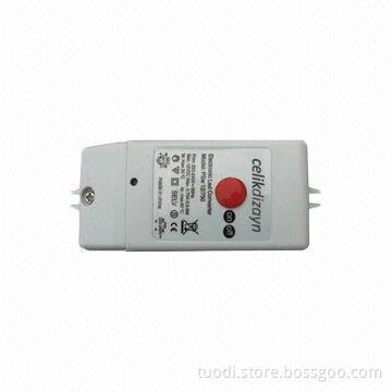LED Power Supply with 85-277V AC Input Voltage, 750mA Output Current